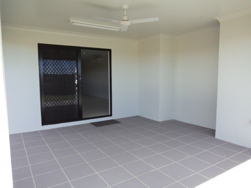 9 Marblewood Cct, Mount Low QLD 4818