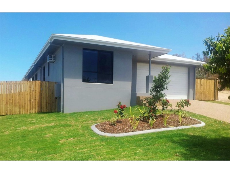 Bushland Beach QLD 4818