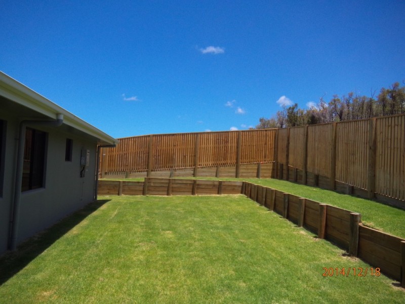 Bushland Beach QLD 4818