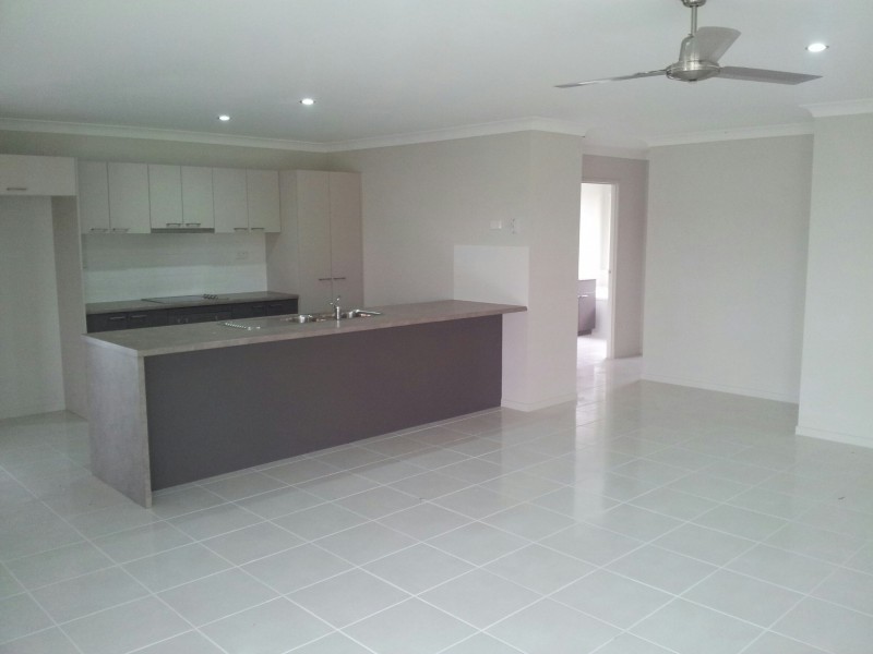 31 Pongamia Parade, Mount Low QLD 4818