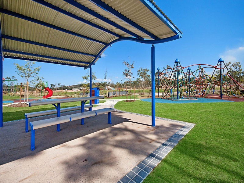 4 Catho Ave, Mount Low QLD 4818