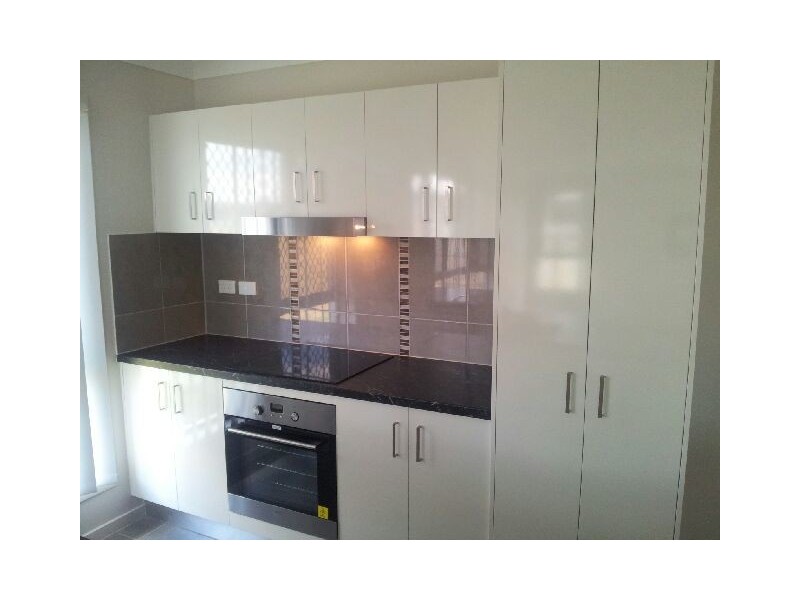 4 Catho Ave, Mount Low QLD 4818