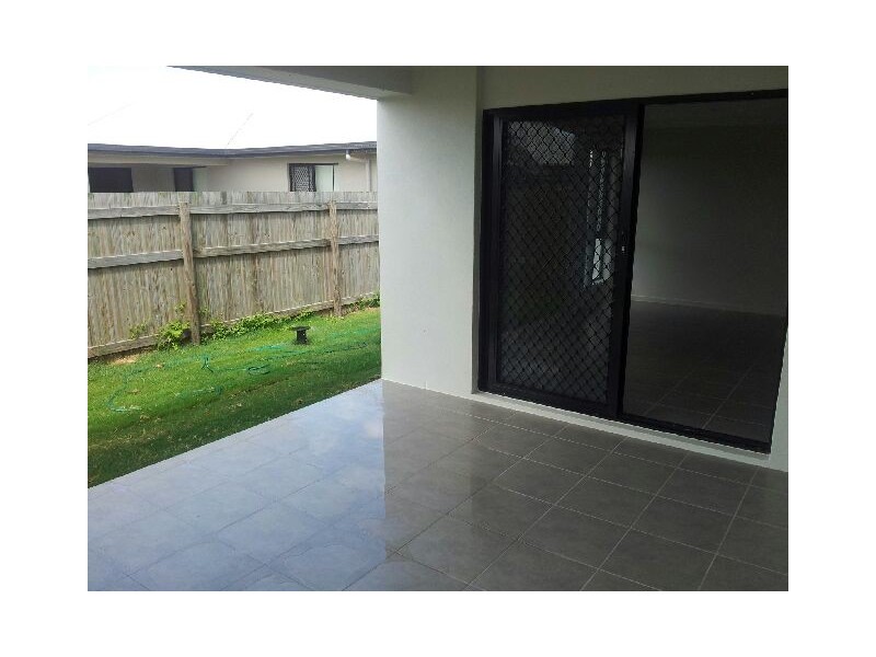 4 Catho Ave, Mount Low QLD 4818