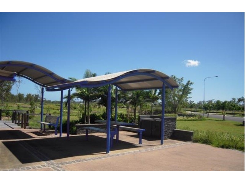 4 Catho Ave, Mount Low QLD 4818