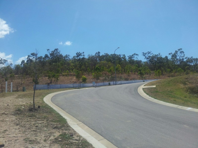 Bushland Beach QLD 4818