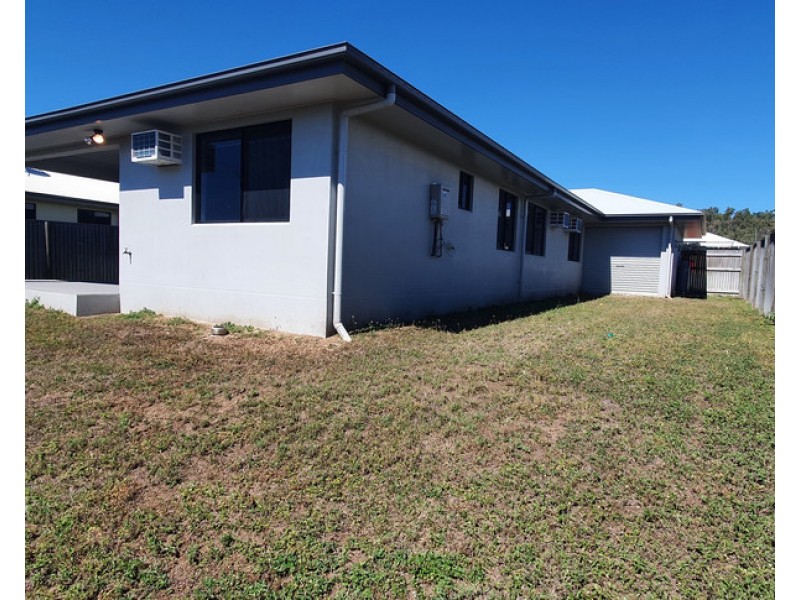 Bushland Beach QLD 4818