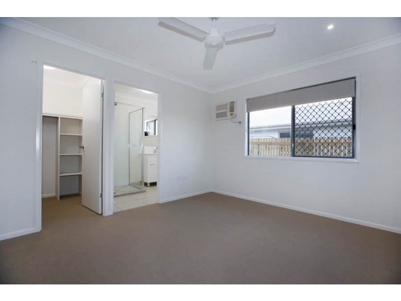 81 Monolith Cct, Mount Louisa QLD 4814