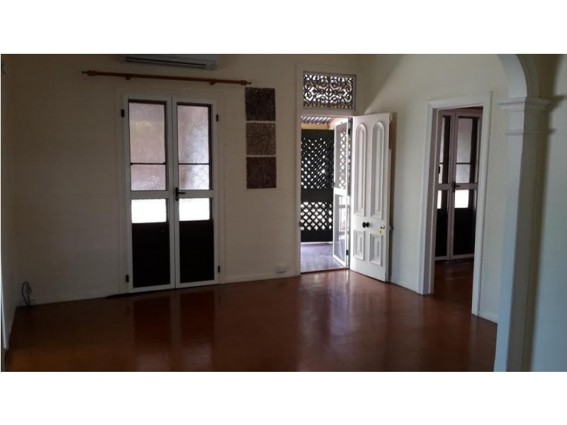 29 Bell Street, South Townsville QLD 4810