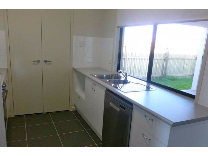 15 Lainkai Crt, Mount Low QLD 4818