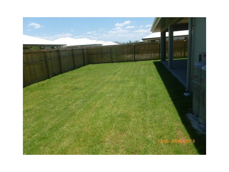 15 Lainkai Crt, Mount Low QLD 4818