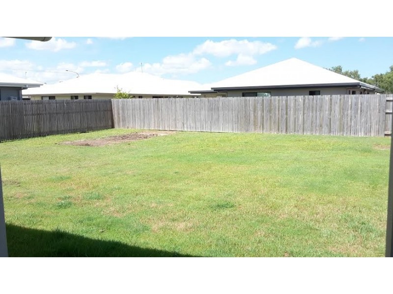 16 Smugglers Cove, Mount Low QLD 4818