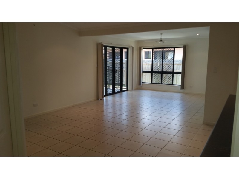 17 Waterfront Parade, Idalia QLD 4811