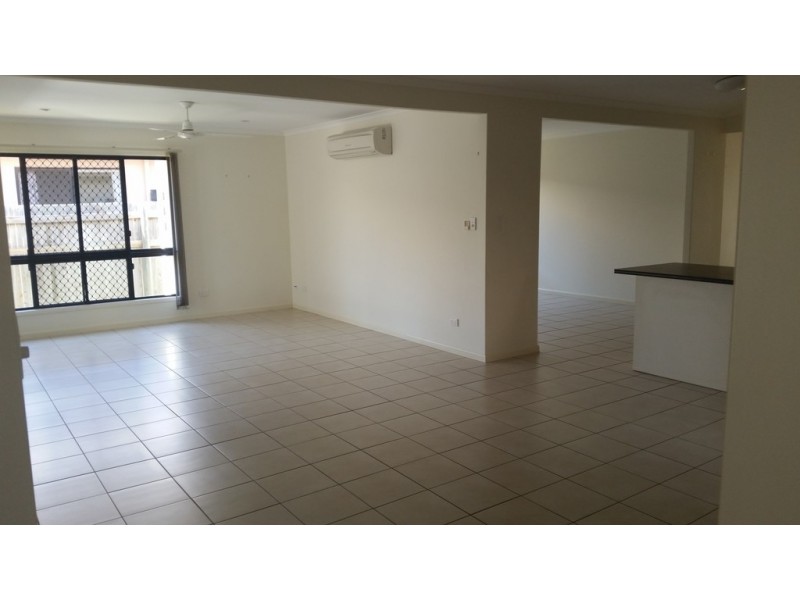 17 Waterfront Parade, Idalia QLD 4811