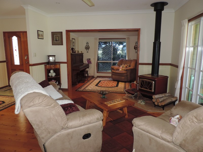 49 Daveys Dr, Branyan QLD 4670