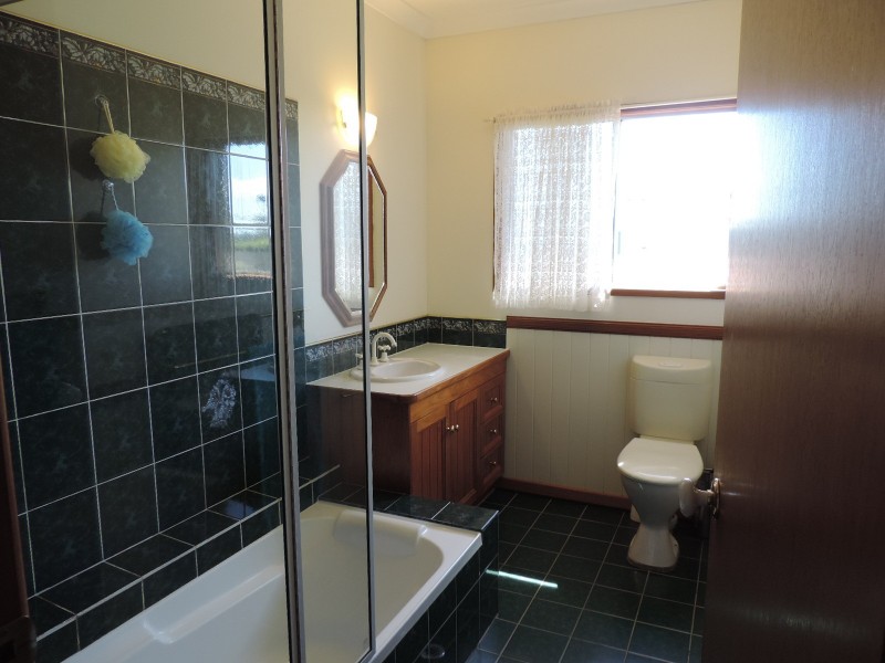 49 Daveys Dr, Branyan QLD 4670