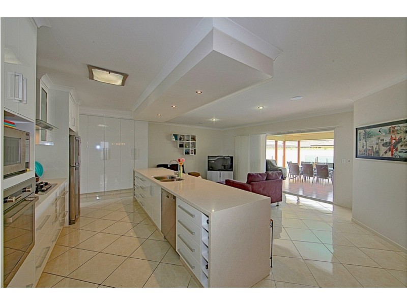 3 Andrew Cl., Bargara QLD 4670