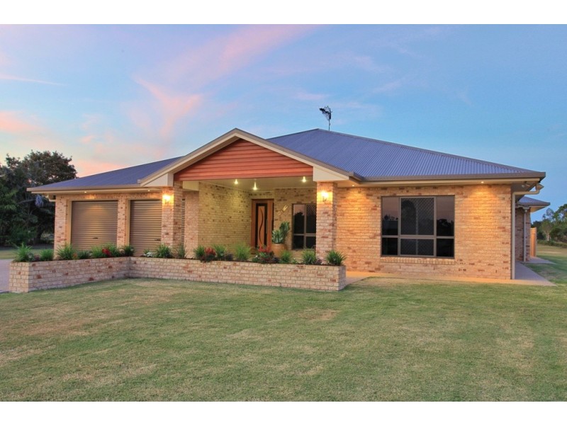 25 Pinto Av, Branyan QLD 4670