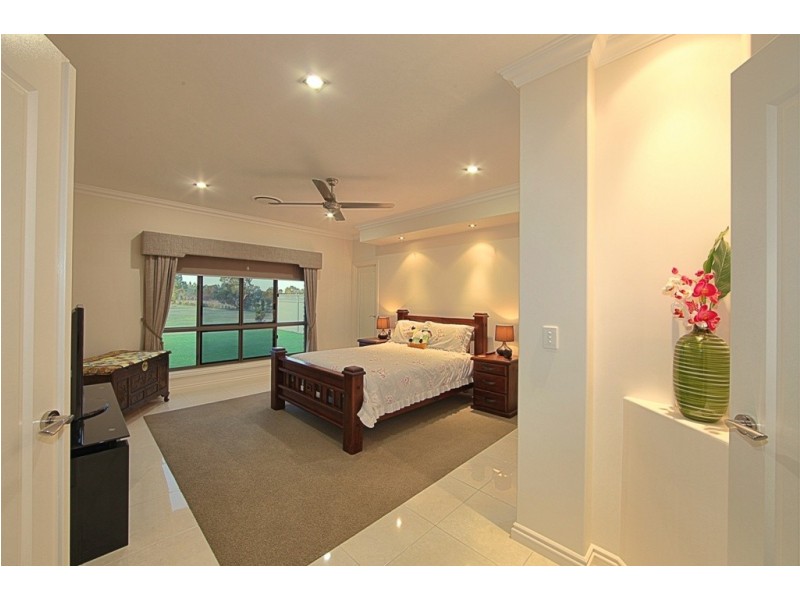 25 Pinto Av, Branyan QLD 4670