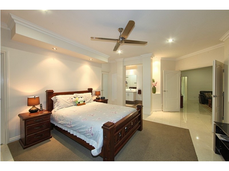25 Pinto Av, Branyan QLD 4670