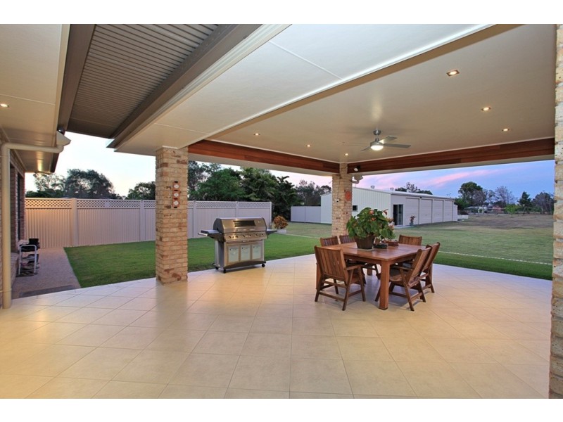 25 Pinto Av, Branyan QLD 4670