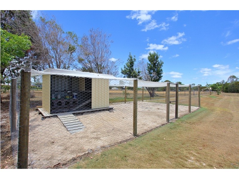 25 Pinto Av, Branyan QLD 4670