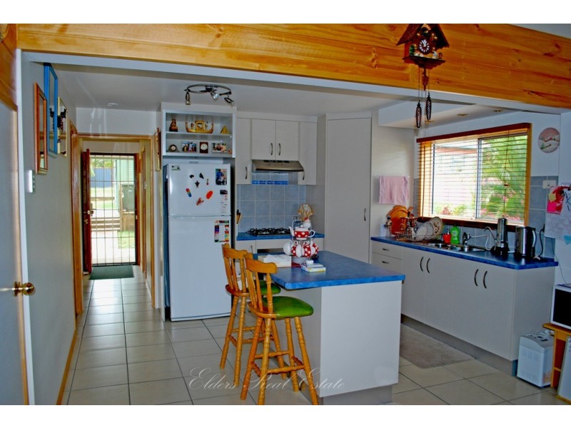 8 Blackall St, Avondale QLD 4670