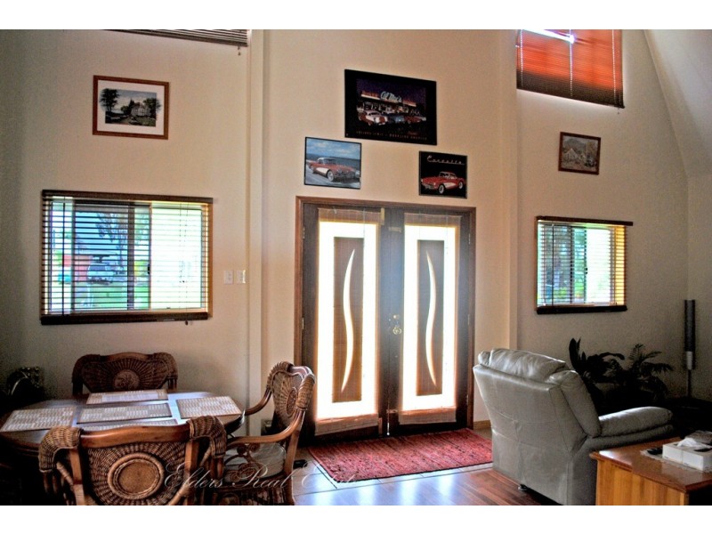 8 Blackall St, Avondale QLD 4670