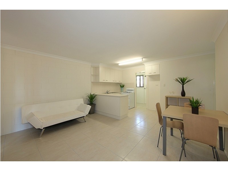 Unit 2, 44 Greenwood St, Kepnock QLD 4670