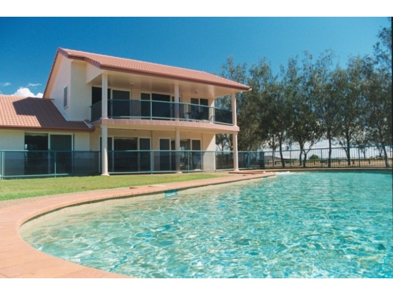 130 Barolin Esplanade, Coral Cove QLD 4670