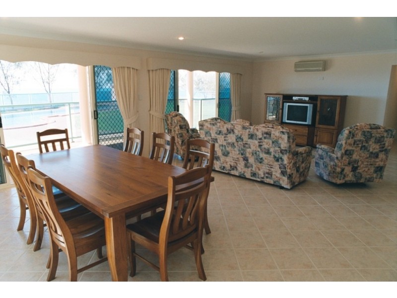 130 Barolin Esplanade, Coral Cove QLD 4670