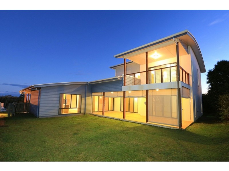 2 Arthur Brown Crt, Coral Cove QLD 4670