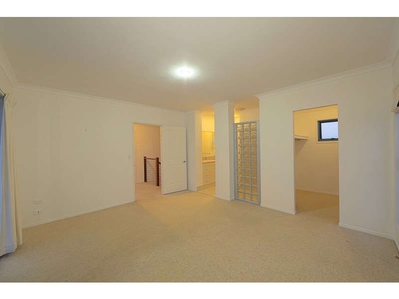 2 Arthur Brown Crt, Coral Cove QLD 4670