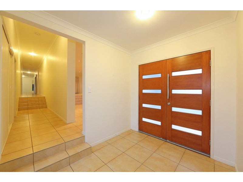 2 Arthur Brown Crt, Coral Cove QLD 4670