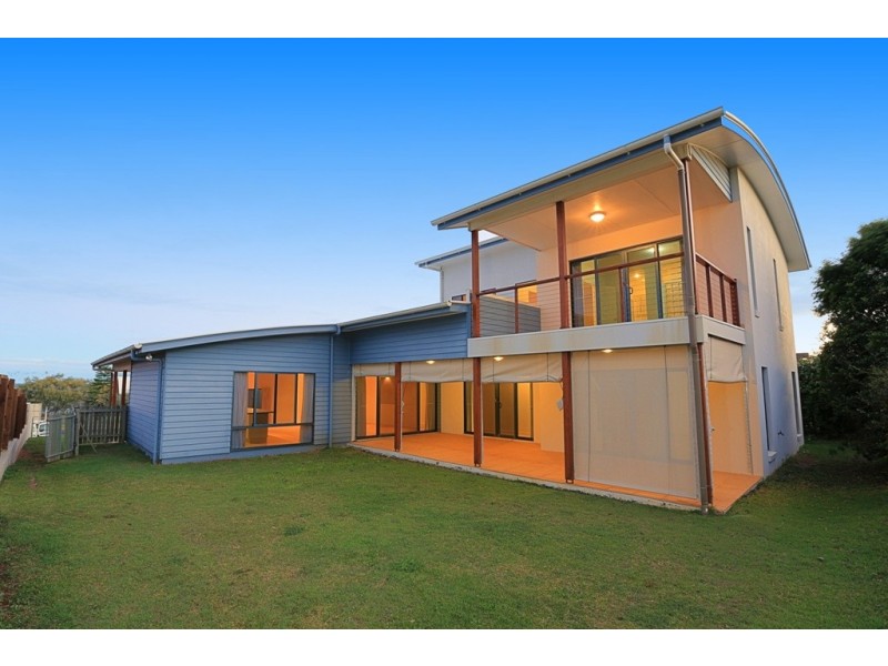 2 Arthur Brown Crt, Coral Cove QLD 4670
