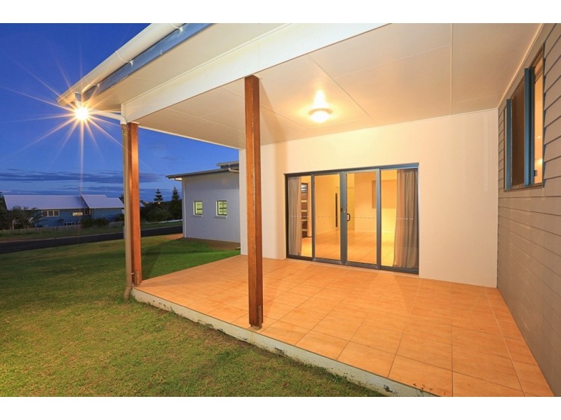 2 Arthur Brown Crt, Coral Cove QLD 4670