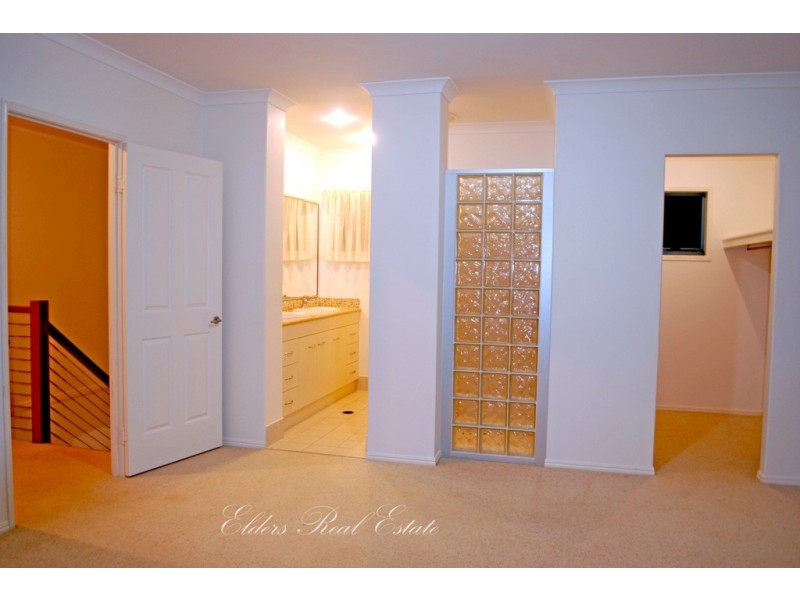 2 Arthur Brown Crt, Coral Cove QLD 4670