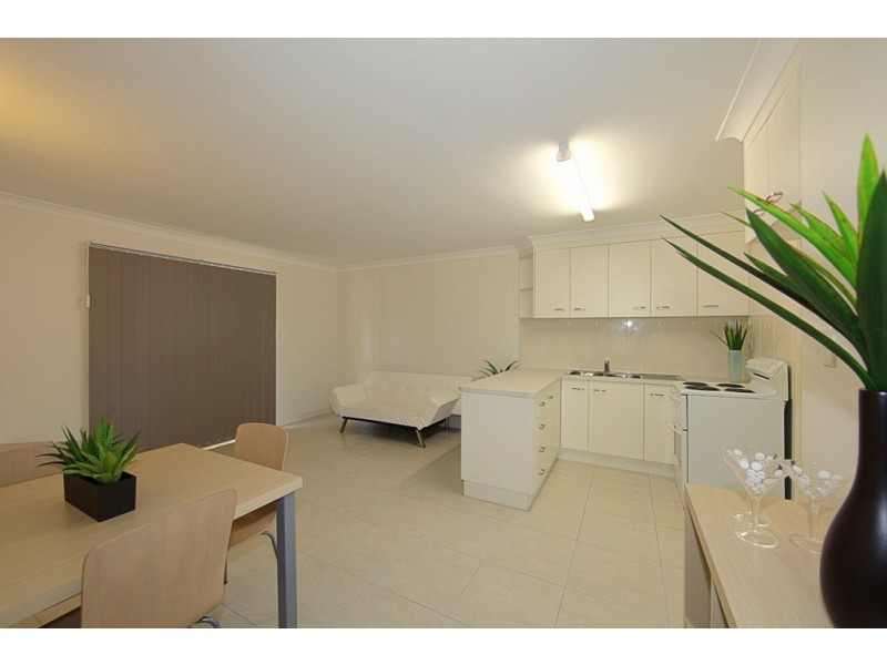 Unit 2 44 Greenwood St, Kepnock QLD 4670