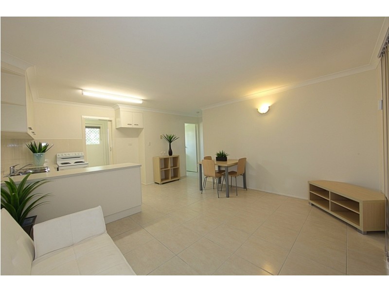 Unit 2 44 Greenwood St, Kepnock QLD 4670