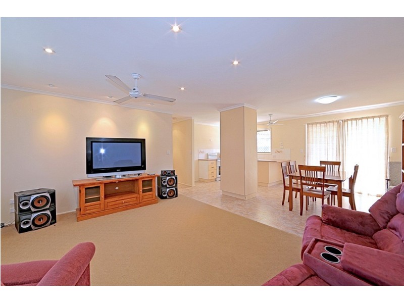 18 Kinghorn St, Kalkie QLD 4670