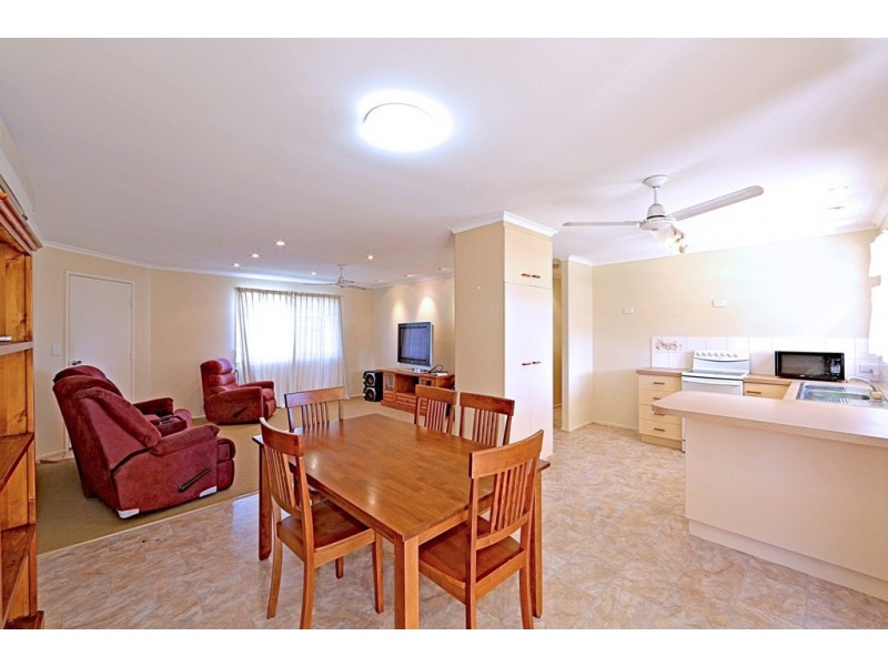 18 Kinghorn St, Kalkie QLD 4670