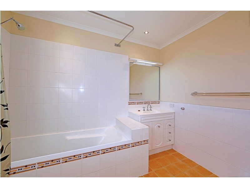 18 Kinghorn St, Kalkie QLD 4670