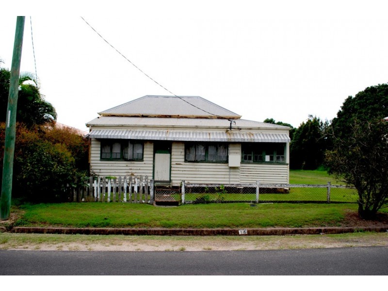 16 Roberts St, Bundaberg South QLD 4670