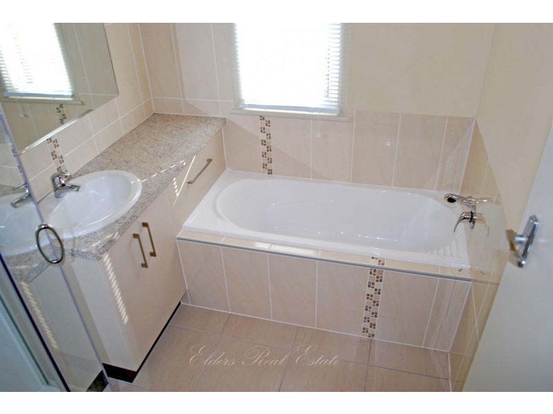 64 Sims Rd, Walkervale QLD 4670