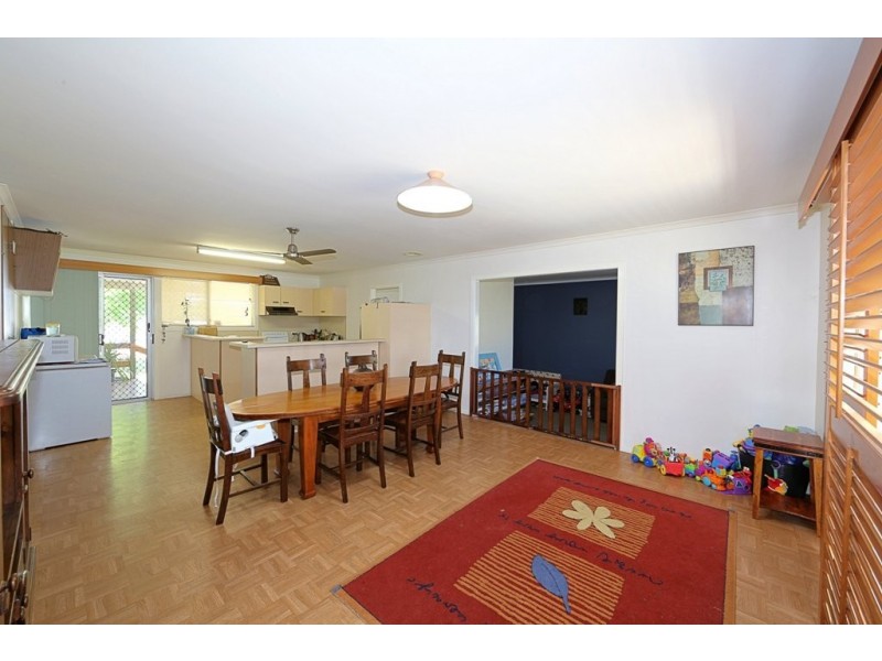 18 Loney St, Avenell Heights QLD 4670