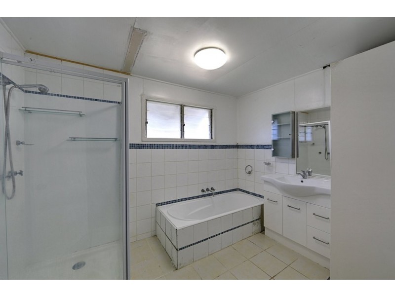 20 Alice St, Walkervale QLD 4670