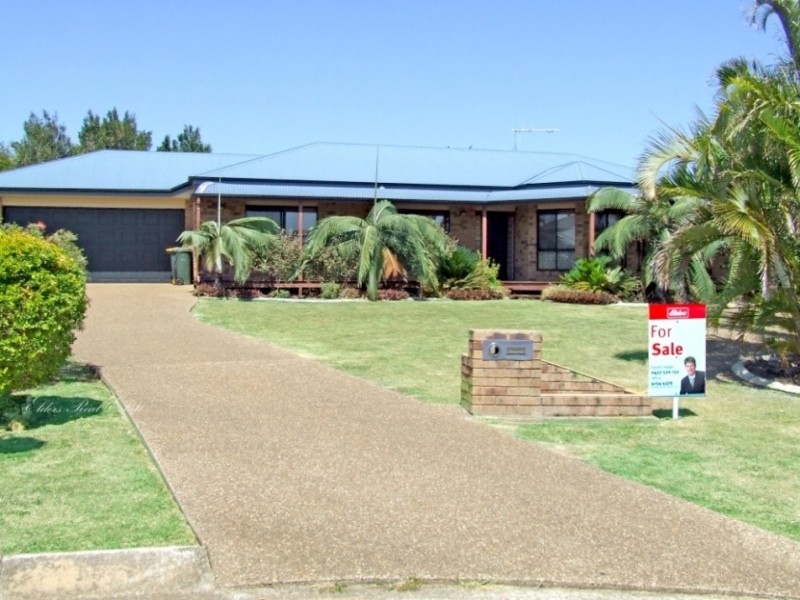 4 Bobby Pl, Coral Cove QLD 4670