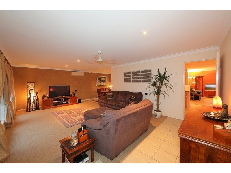 29 Pharlap Pde, Branyan QLD 4670