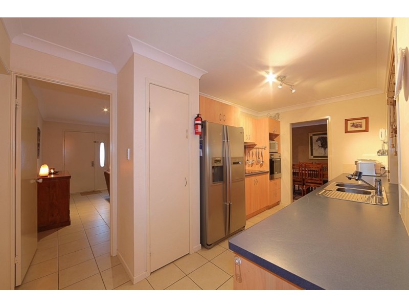 29 Pharlap Pde, Branyan QLD 4670