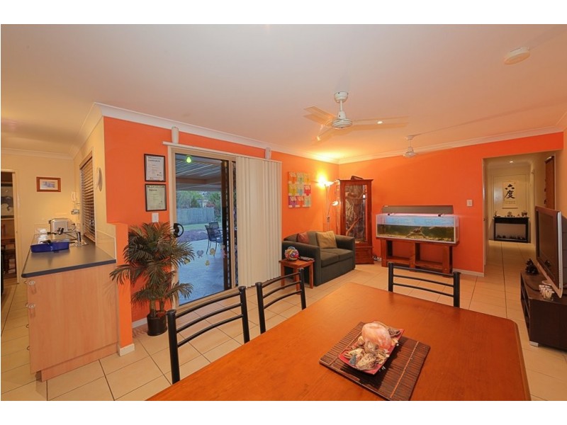 29 Pharlap Pde, Branyan QLD 4670