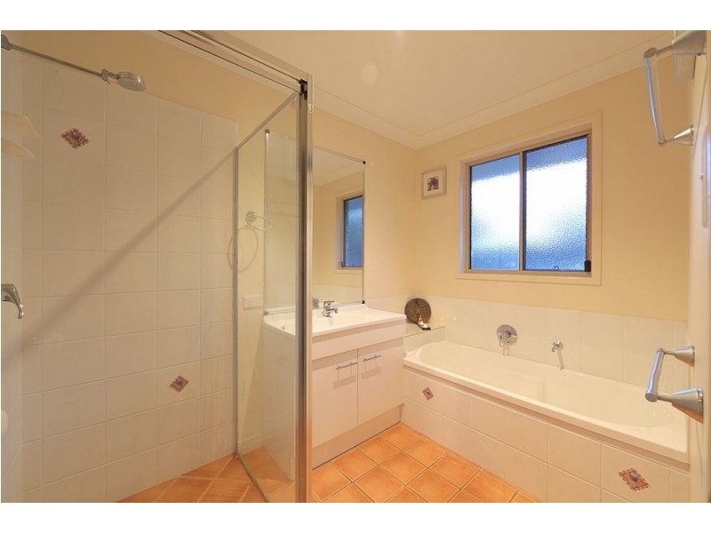 29 Pharlap Pde, Branyan QLD 4670
